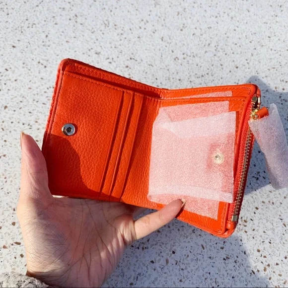 NWT Tory Burch Tussle Bifold Leather Wallet